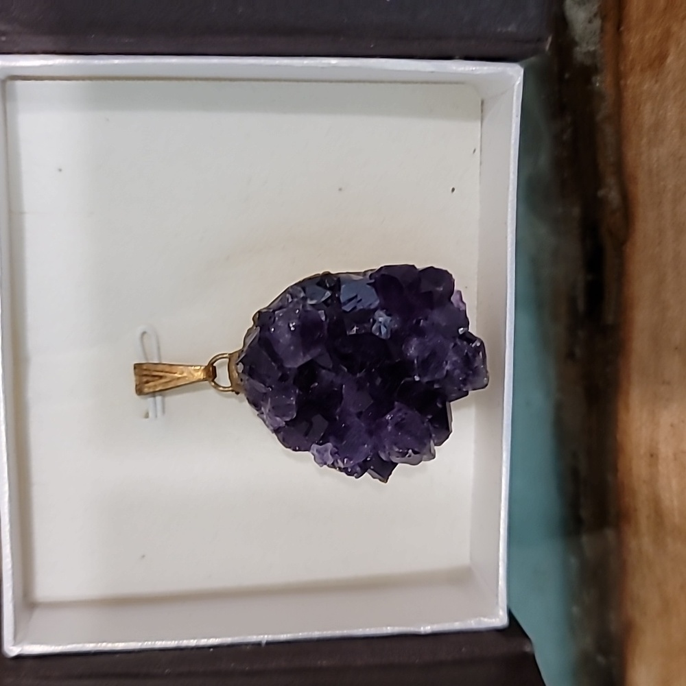 Purple Quartz pendant NWOT #1